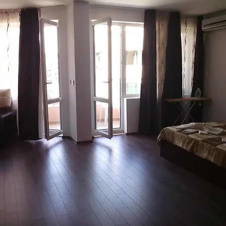 Studio Pchelarov *